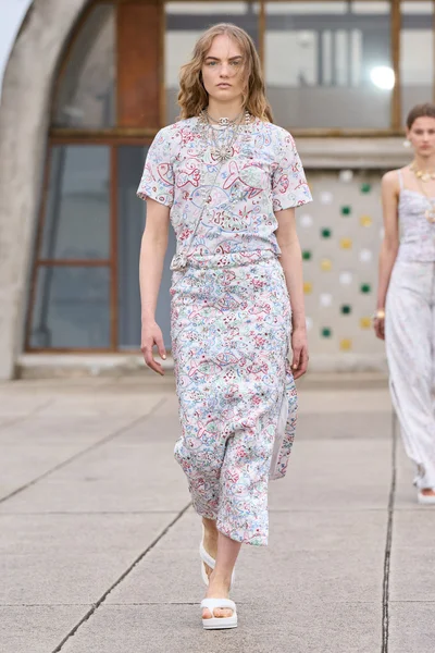 Look 55